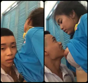 2 học sinh nữ xxx trong lớp học
